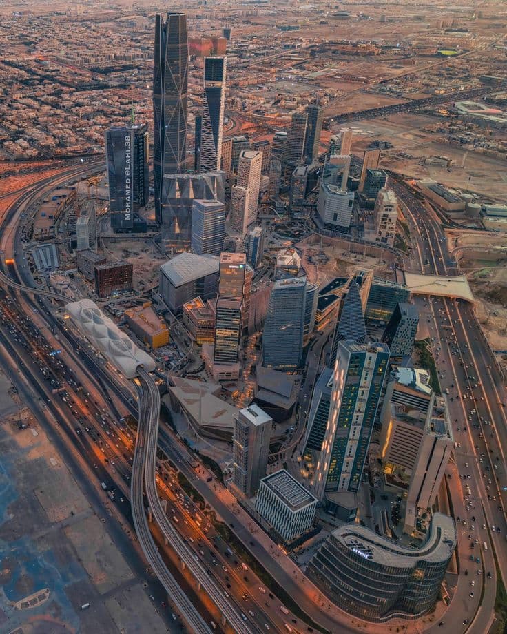 لماذا الاستثمار في العقار في السعودية في عام 2026 فكرة ممتازة؟